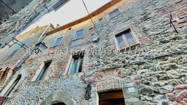appartamento in vendita a Manciano in zona Montemerano