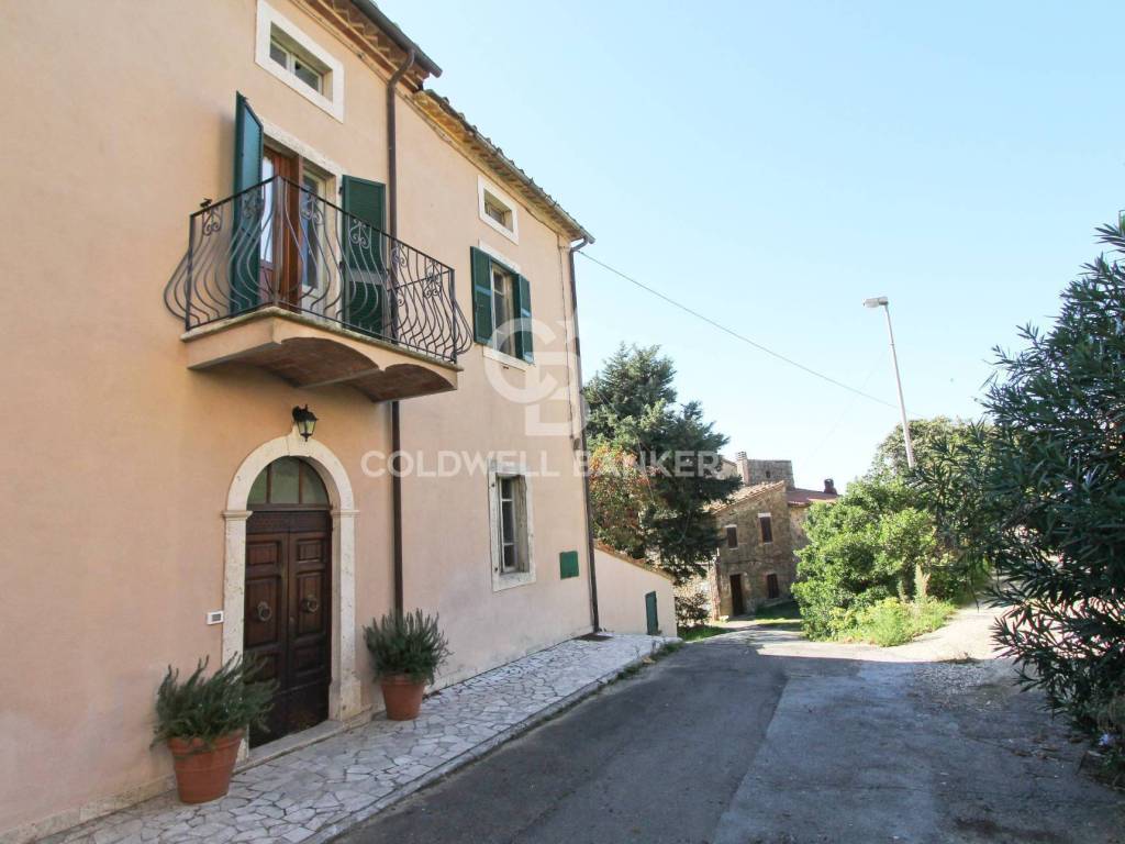 casa indipendente in vendita a Manciano in zona Poggio Murella