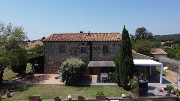 casa indipendente in vendita a Manciano in zona Saturnia