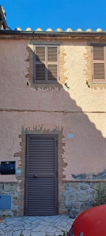 appartamento in vendita a Manciano in zona Saturnia