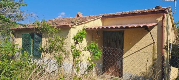 casa indipendente in vendita a Manciano in zona Saturnia