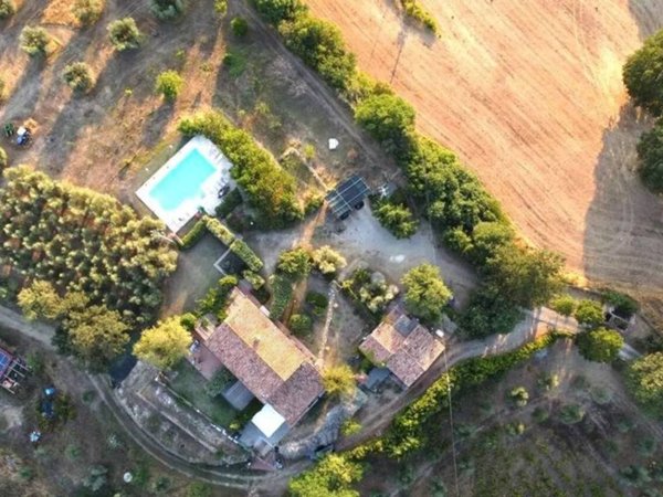 casa indipendente in vendita a Manciano in zona Saturnia