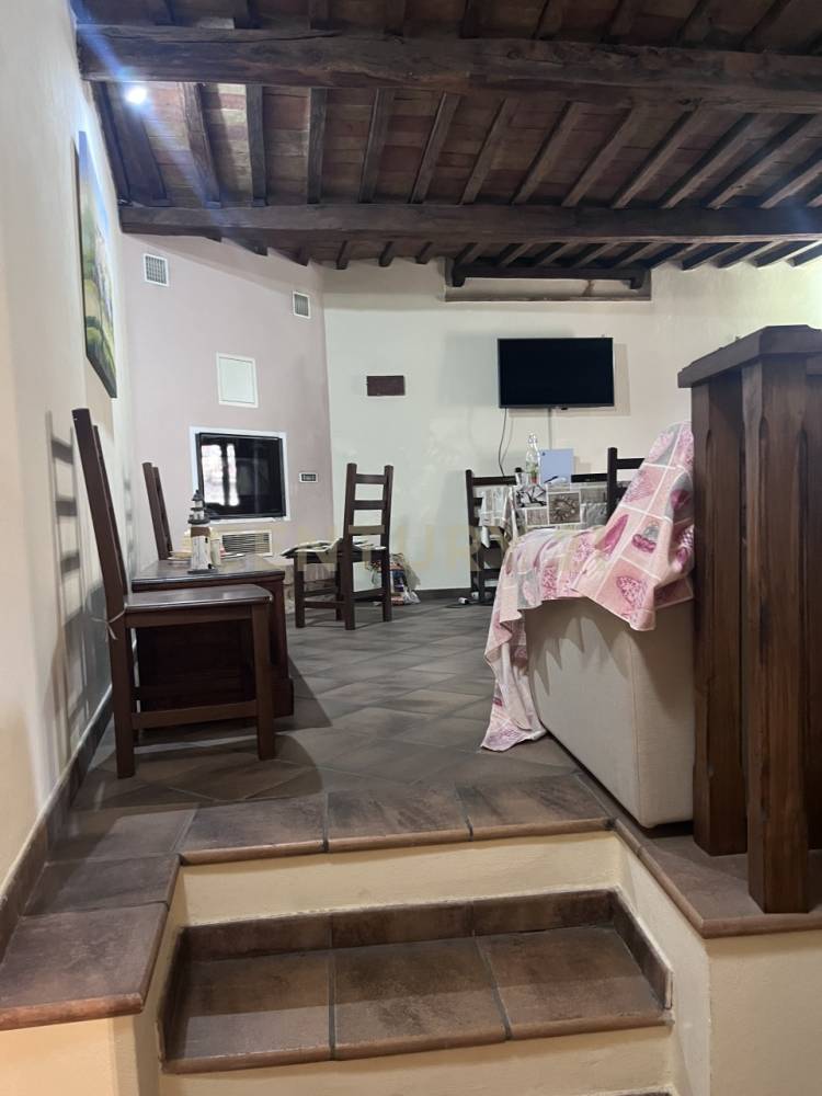 appartamento in vendita a Manciano in zona Montemerano