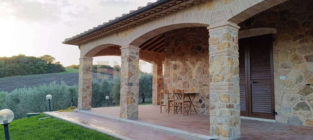 casa indipendente in vendita a Manciano in zona Marsiliana