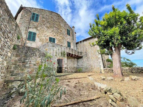 appartamento in vendita a Manciano in zona Montemerano