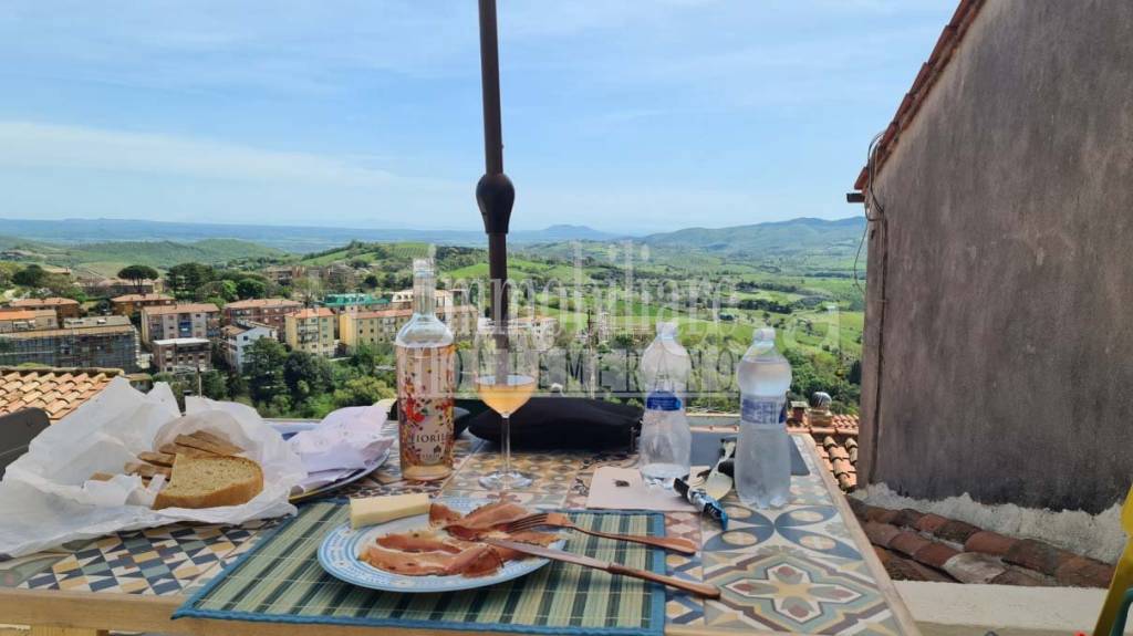 appartamento in vendita a Manciano in zona Saturnia