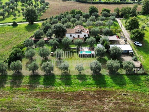 casa indipendente in vendita a Manciano in zona Montemerano