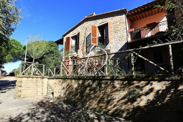 appartamento in vendita a Manciano in zona Saturnia