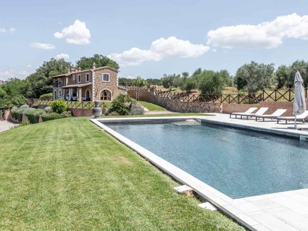 casa indipendente in vendita a Manciano in zona Saturnia