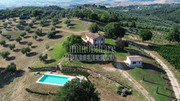 casa indipendente in vendita a Manciano in zona Saturnia