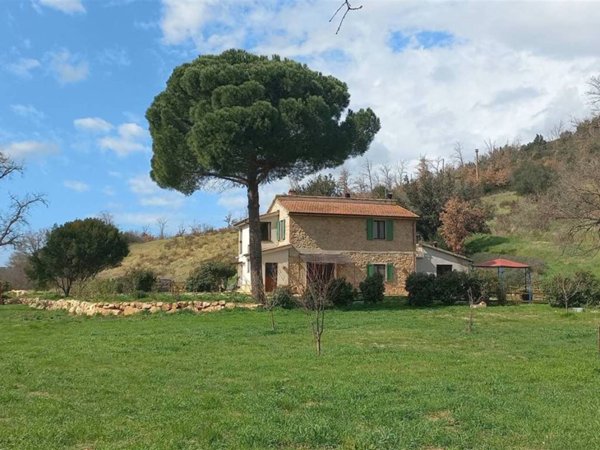 casa indipendente in vendita a Manciano