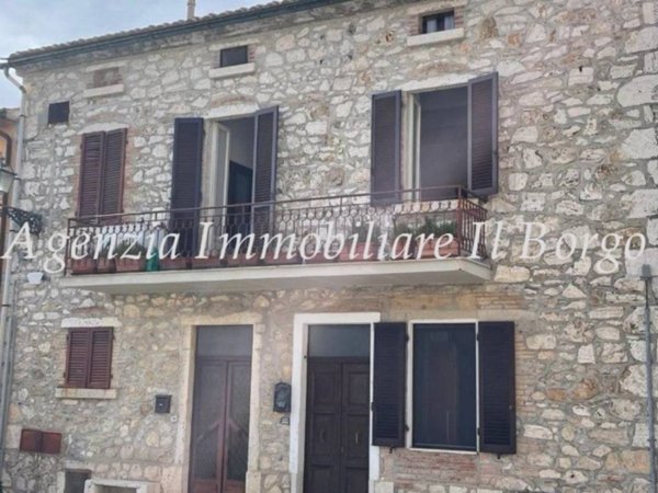 appartamento in vendita a Manciano in zona Saturnia