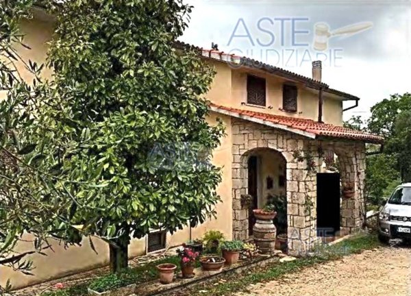 casa indipendente in vendita a Manciano in zona Poggio Murella