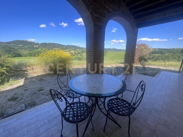 casa indipendente in vendita a Manciano in zona Saturnia