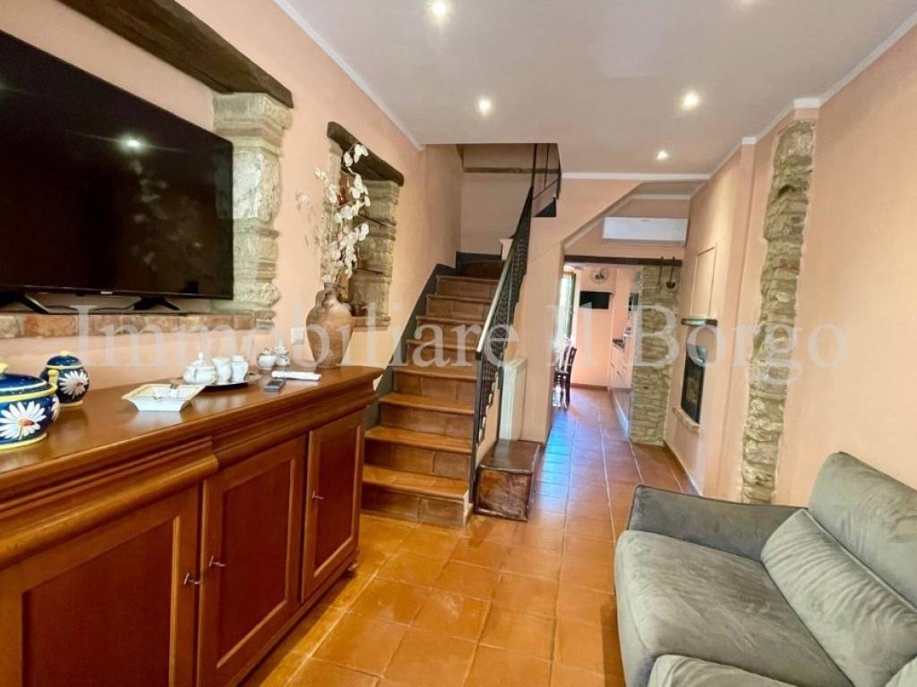 appartamento in vendita a Manciano in zona Saturnia
