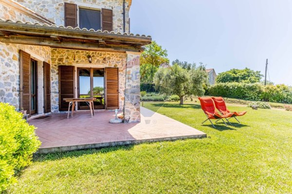 casa indipendente in vendita a Manciano in zona Saturnia