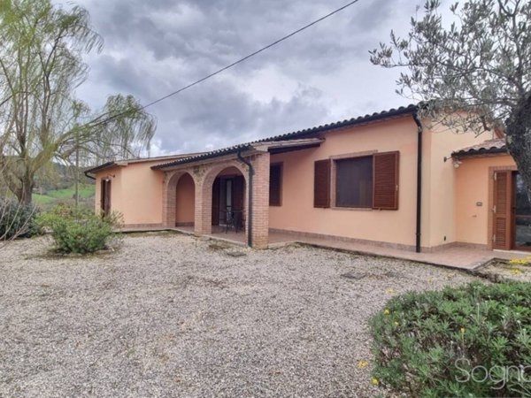 casa indipendente in vendita a Manciano in zona Saturnia