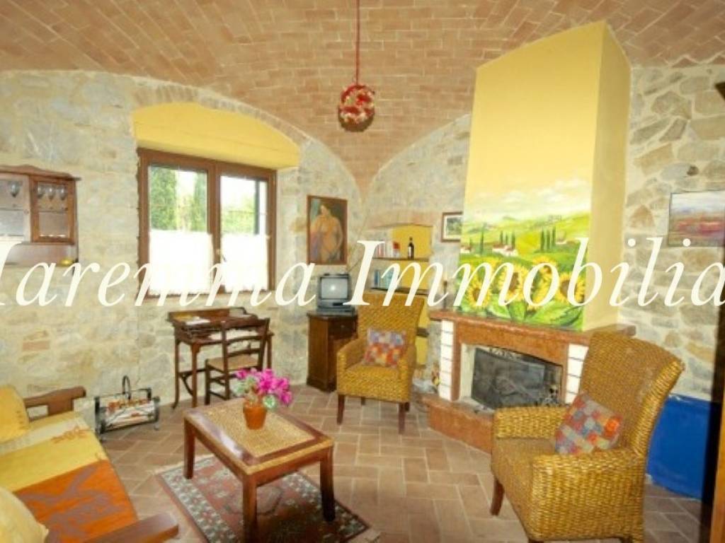 appartamento in vendita a Manciano in zona Montemerano