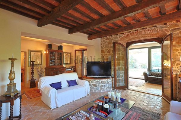 casa indipendente in vendita a Manciano in zona Saturnia