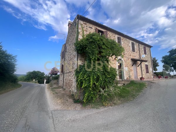 casa indipendente in vendita a Manciano in zona Saturnia