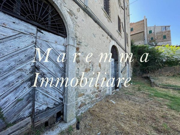 locale commerciale in vendita a Manciano