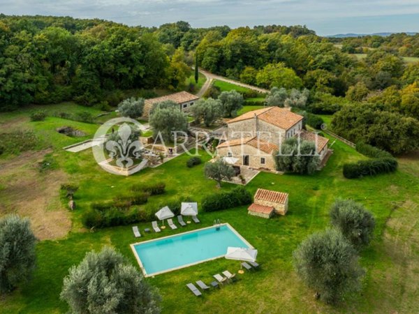 casa indipendente in vendita a Manciano in zona Saturnia