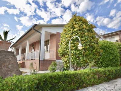 casa indipendente in vendita a Manciano