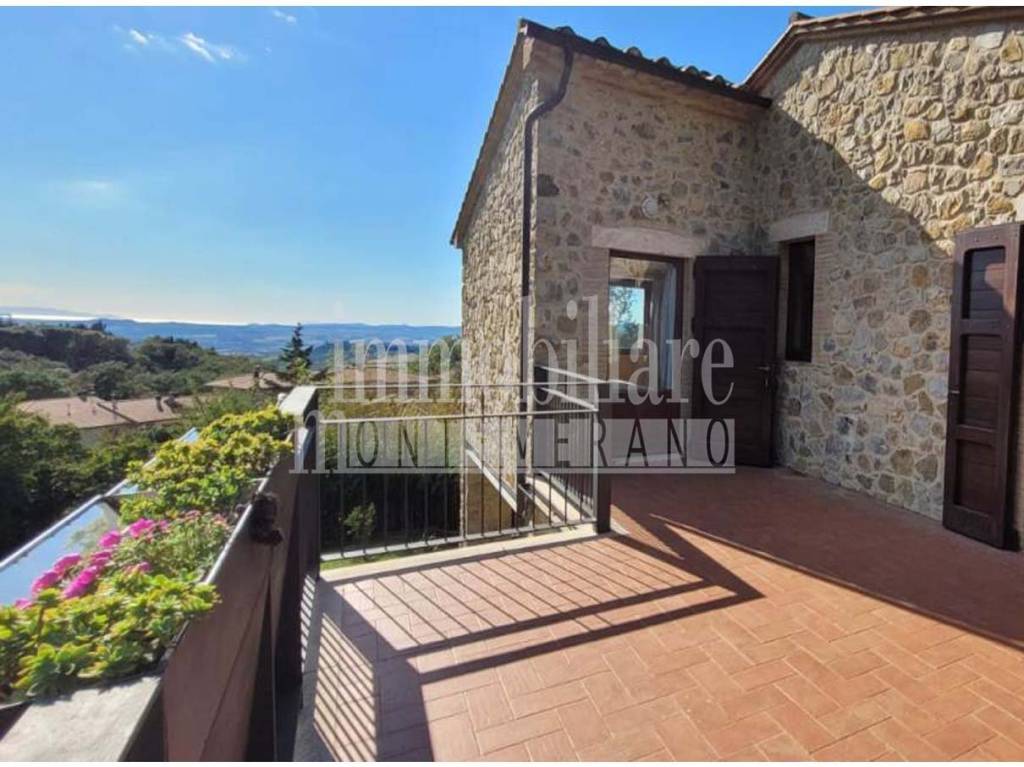 casa indipendente in vendita a Manciano in zona Poggio Murella