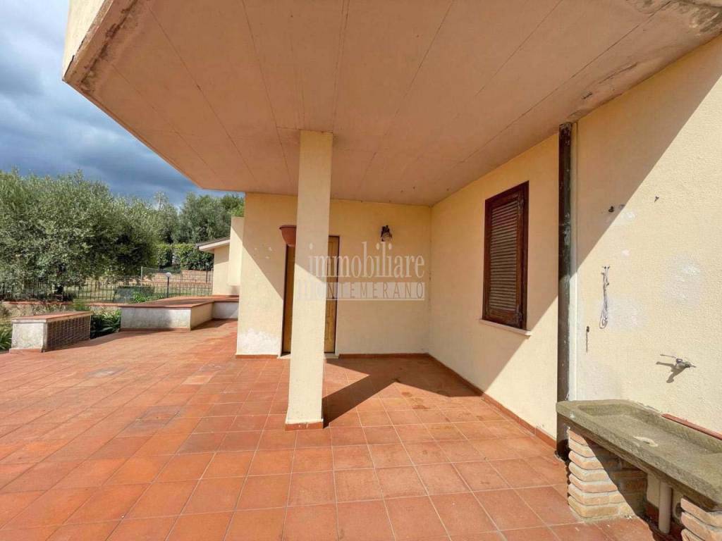 appartamento in vendita a Manciano in zona Saturnia