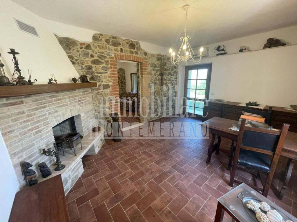 casa indipendente in vendita a Manciano in zona Saturnia