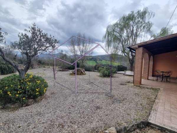 casa indipendente in vendita a Manciano in zona Saturnia