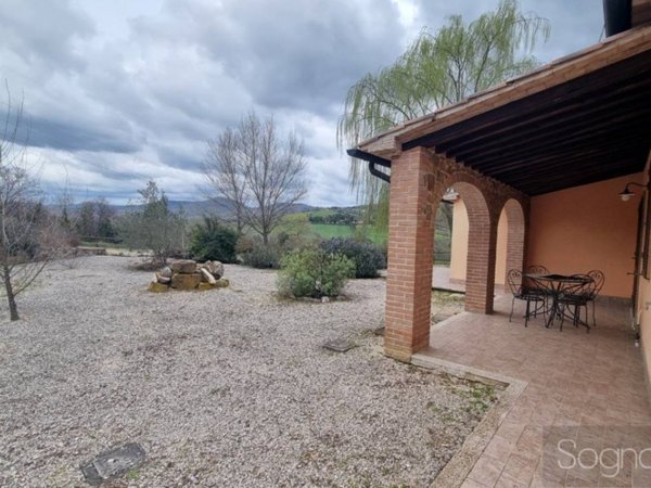 casa indipendente in vendita a Manciano in zona Saturnia