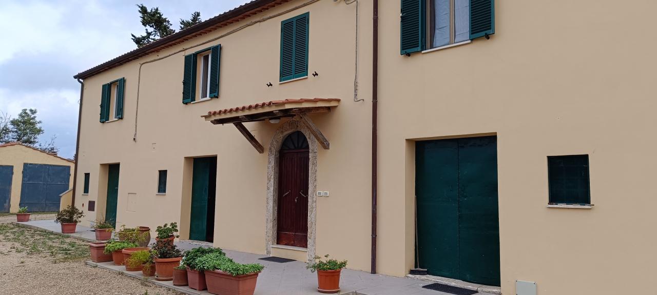 casa indipendente in vendita a Manciano in zona Saturnia