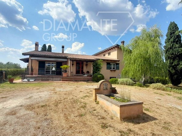 casa indipendente in vendita a Manciano