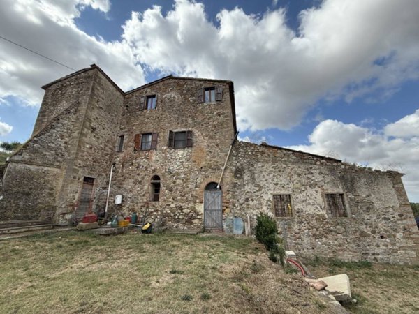 casa indipendente in vendita a Manciano in zona Saturnia
