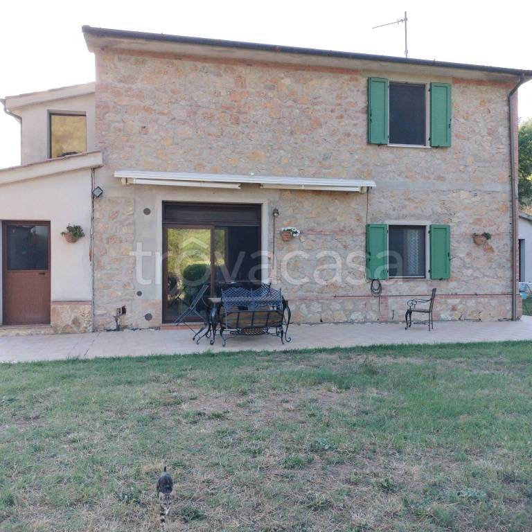 casa indipendente in vendita a Manciano in zona Saturnia
