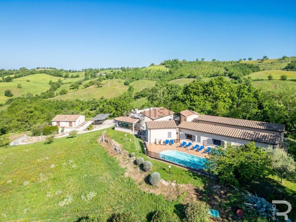 casale in vendita a Manciano in zona Saturnia