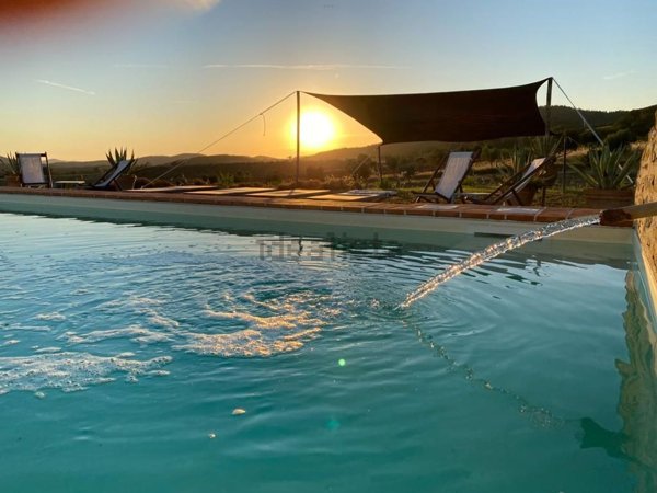 casale in vendita a Manciano in zona Saturnia