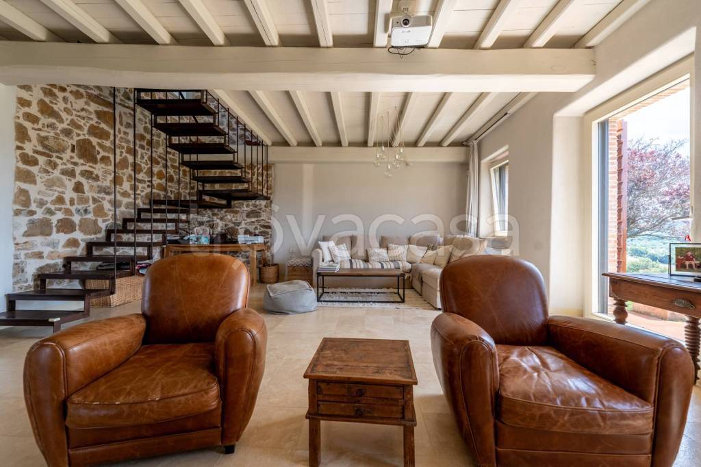 casa indipendente in vendita a Manciano in zona Saturnia