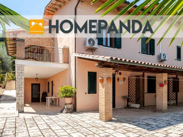 casa indipendente in vendita a Manciano in zona Montemerano