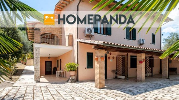 casa indipendente in vendita a Manciano in zona Montemerano