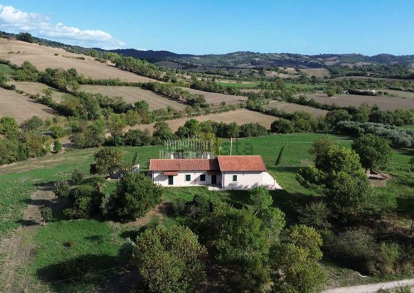 casale in vendita a Manciano in zona Saturnia