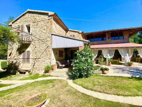 casa indipendente in vendita a Manciano in zona Saturnia