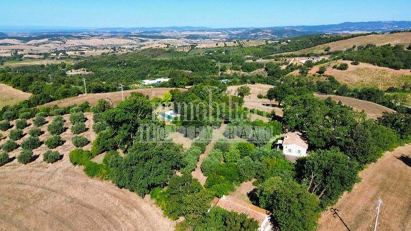 casale in vendita a Manciano in zona Saturnia