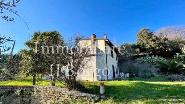 casa indipendente in vendita a Manciano