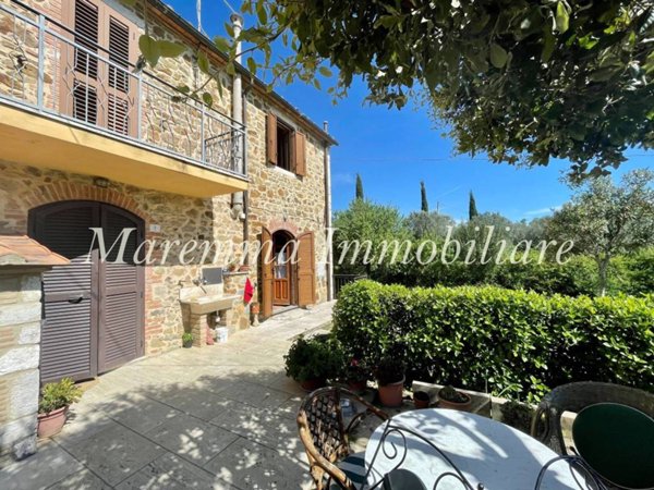 casa indipendente in vendita a Manciano in zona Saturnia