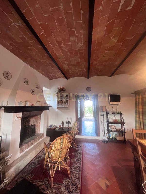 casa indipendente in vendita a Manciano in zona Saturnia