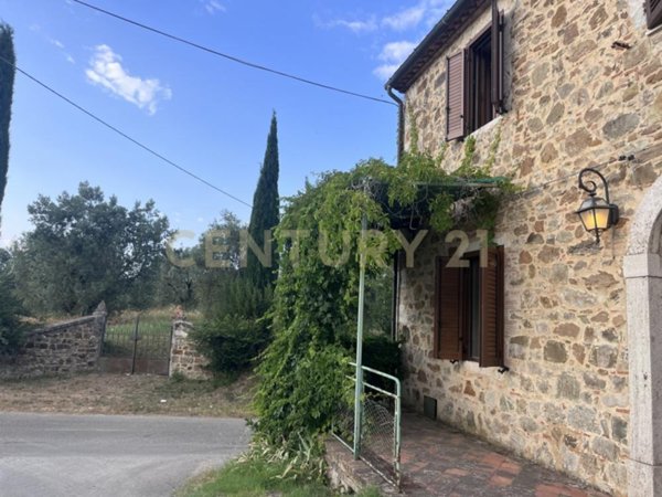 casa indipendente in vendita a Manciano in zona Saturnia
