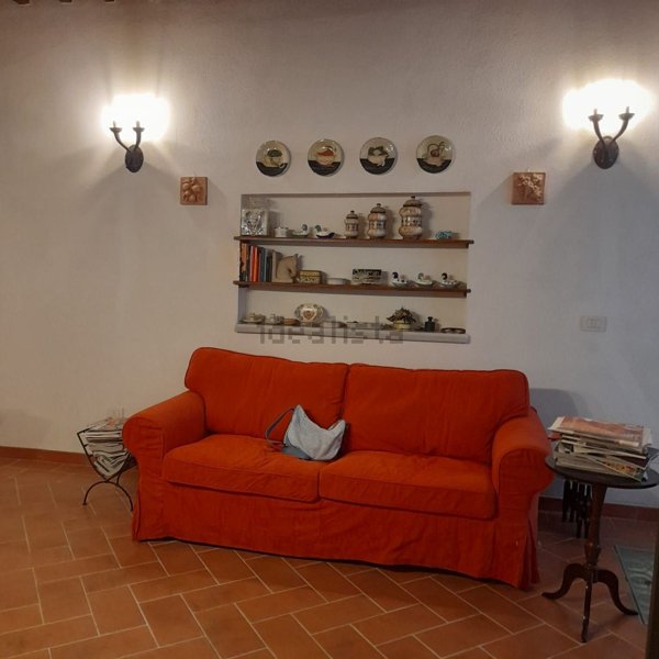 appartamento in vendita a Manciano in zona Saturnia