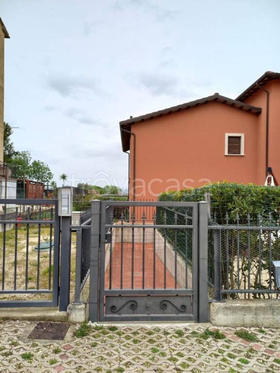 appartamento in vendita a Manciano in zona Saturnia
